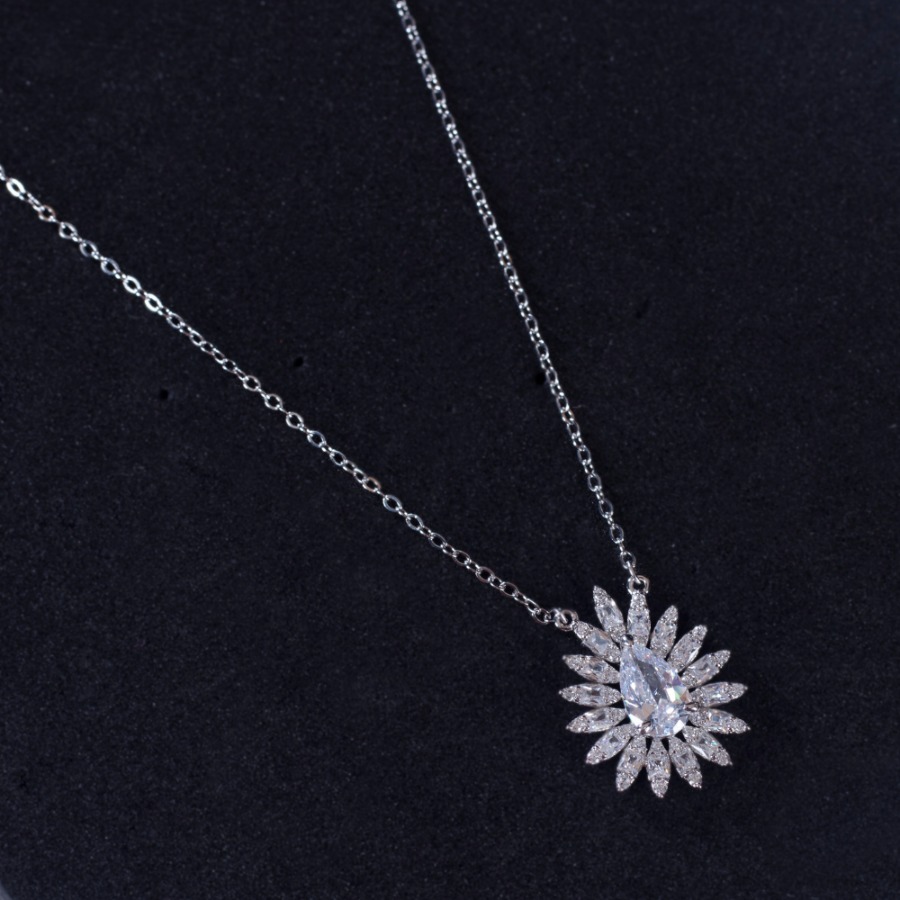 Zirconia studded Flower shine