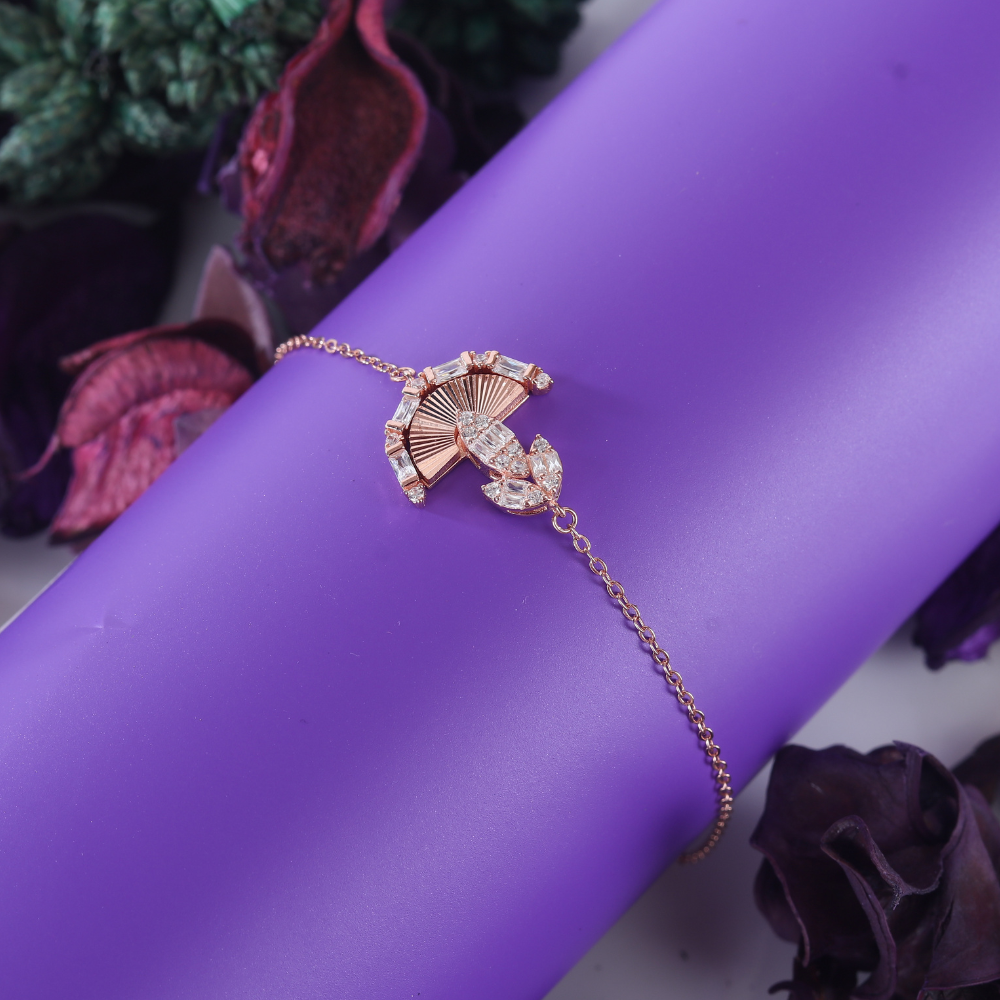 Fan shaped 3D cut bracelet