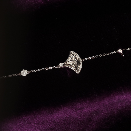Fan shaped 3D cut bracelet