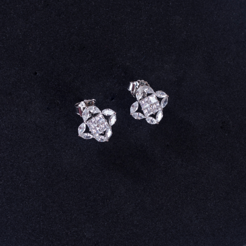 Zirconia studded Clover