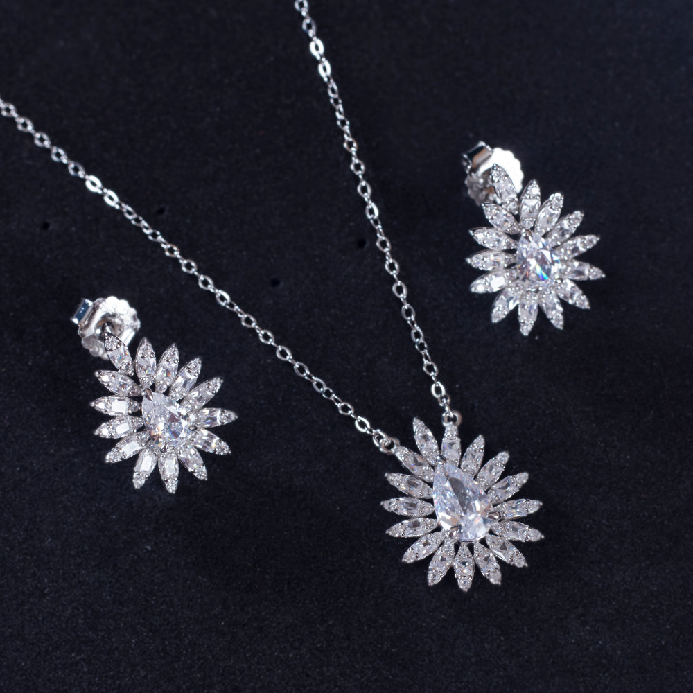 Zirconia studded Flower shine
