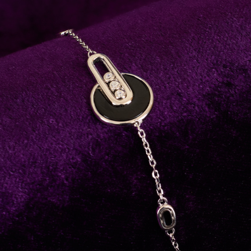 ROUND CUT STUDDED BLACK