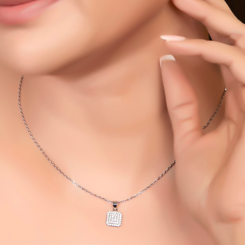 SQUARE STUUDED STONE