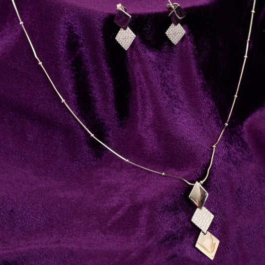 RHOMBUS STUDDED 3 LAYERS