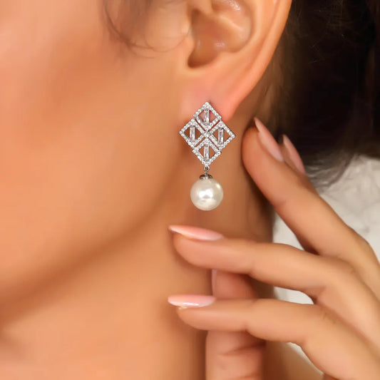 RHOMBUS PEARL STUDDED