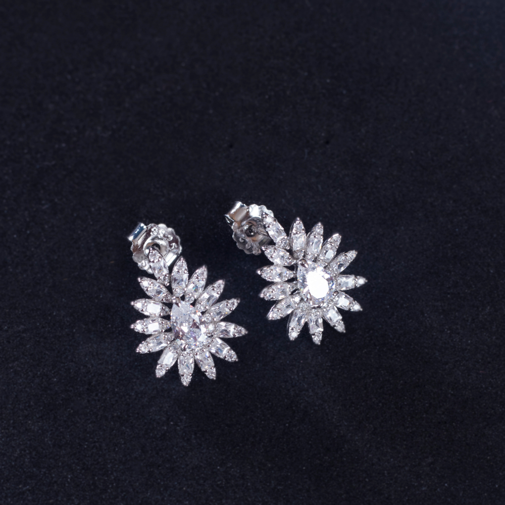Zirconia studded Flower shine