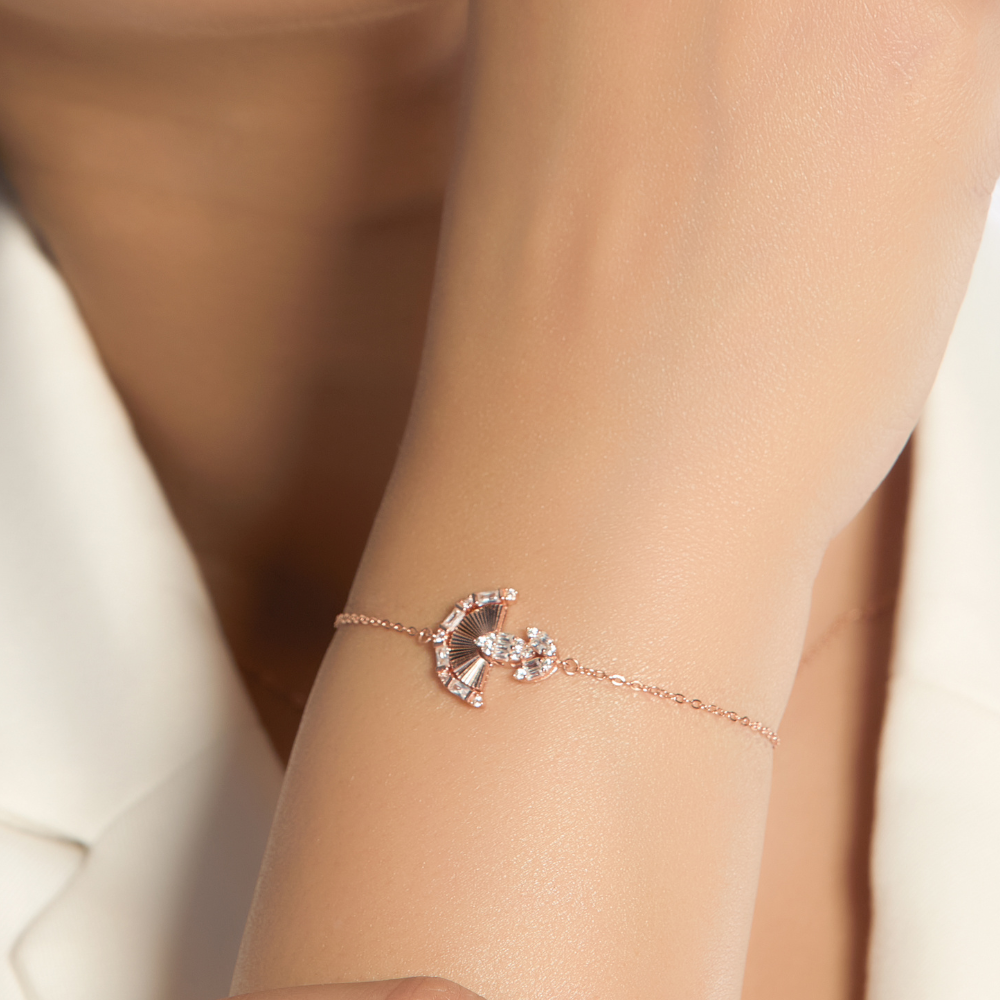 Fan shaped 3D cut bracelet