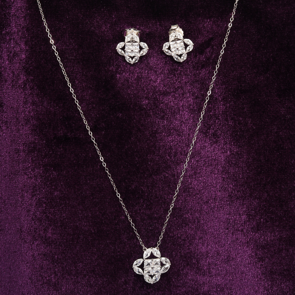 Zirconia studded Clover