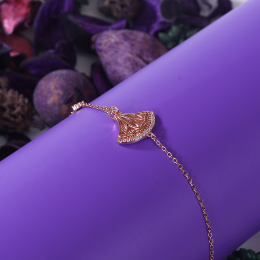 Fan shaped 3D cut bracelet