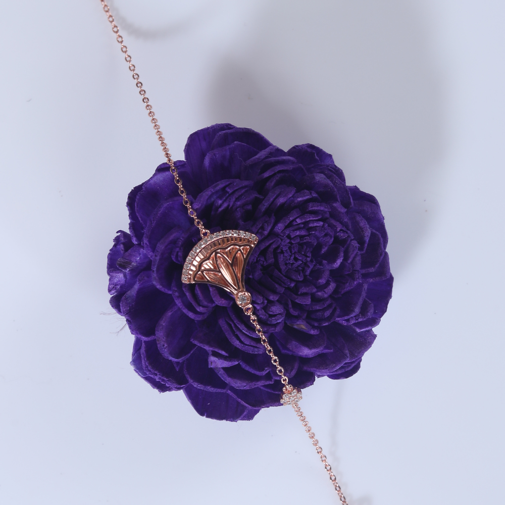 Fan shaped 3D cut bracelet