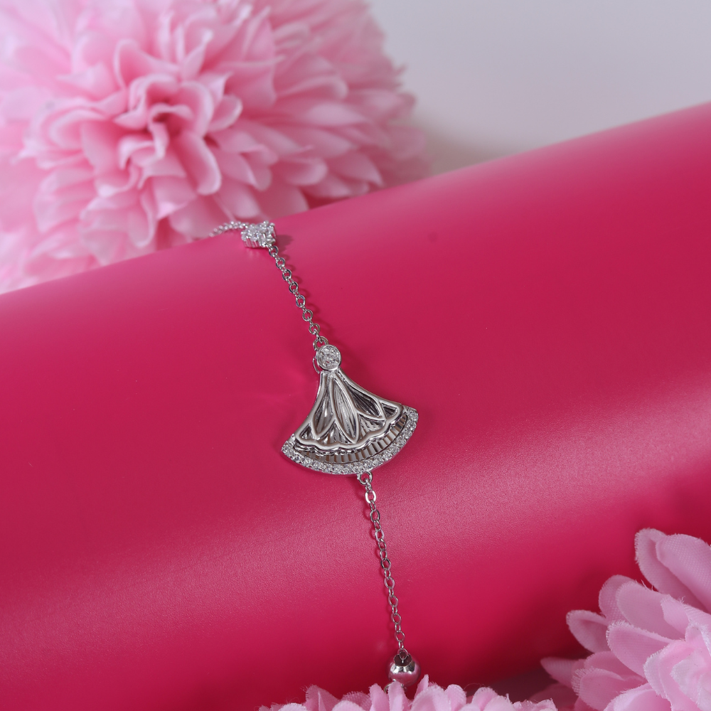 Fan shaped 3D cut bracelet