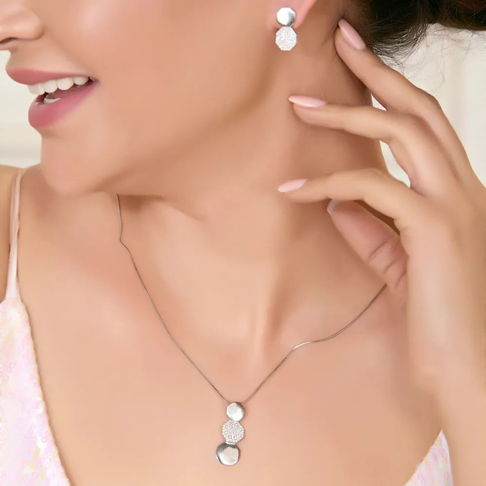 OCTAGON THREE LAYER STUDDED
