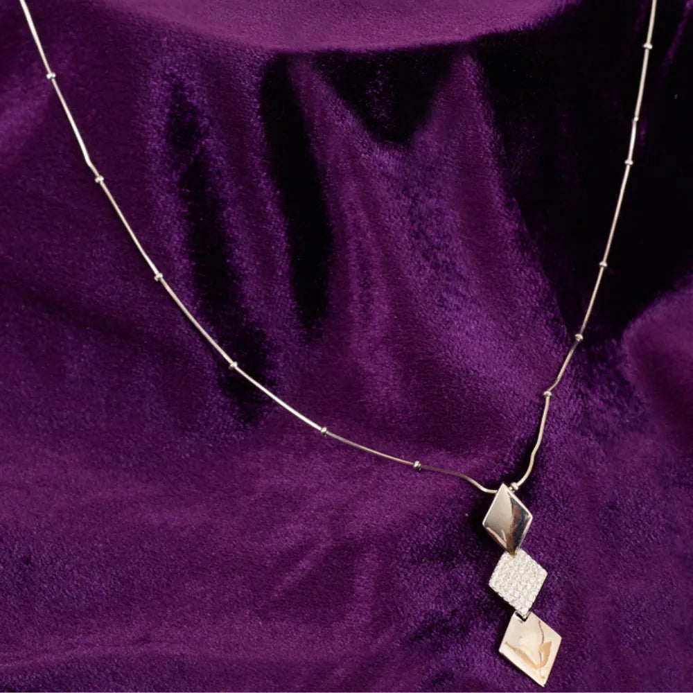 RHOMBUS STUDDED 3 LAYERS